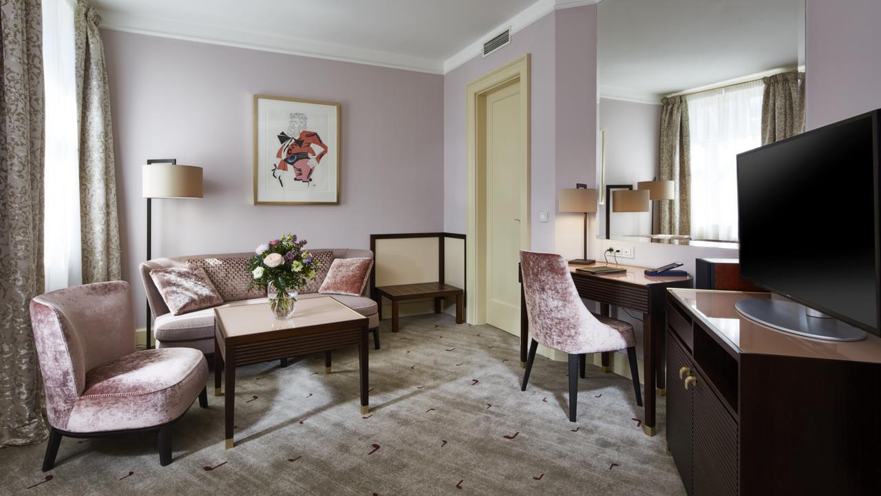 Отель Aria 5*